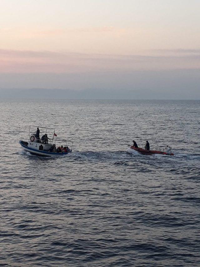 Midilli Adası’na kaçarken denizde yakalan 17 FETÖ şüphelisinden 2’si tutuklandı