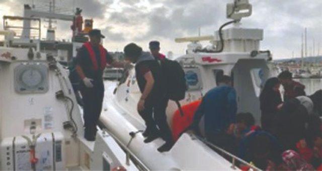 Çeşme açıklarında 35 kaçak göçmen yakalandı