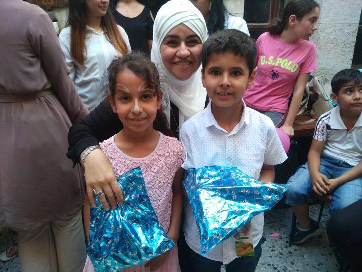 Hatay’da 50 çocuğa bayramlık kıyafet yardımı G3