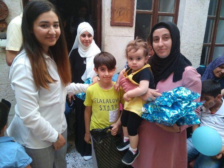 Hatay’da 50 çocuğa bayramlık kıyafet yardımı G4