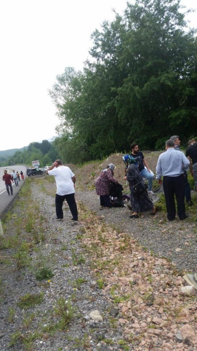 Otomobil ile motosiklet çarpıştı: 3 yaralı