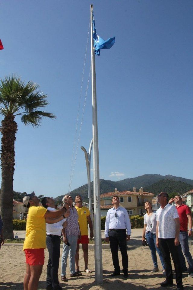 Menderes sahillerine mavi bayrak