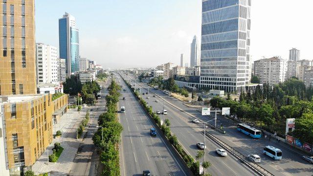 İstanbul trafiğinde sıra dışı Pazartesi manzarası havadan görüntülendi