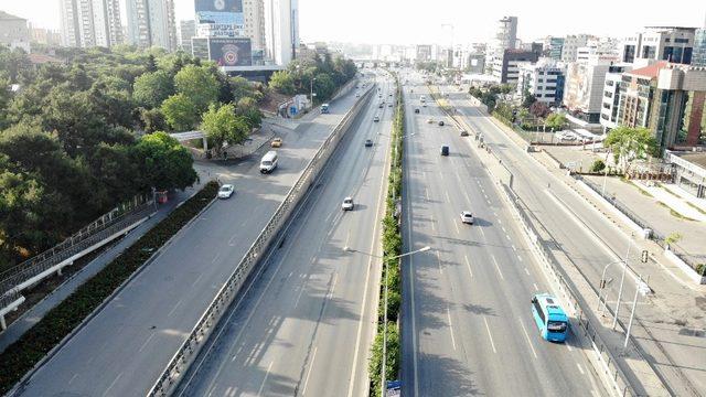 İstanbul trafiğinde sıra dışı Pazartesi manzarası havadan görüntülendi