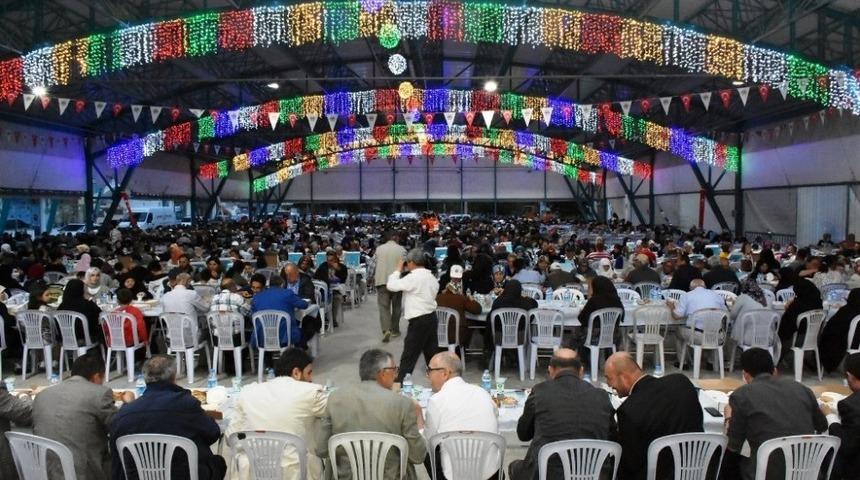 Başkan Bozkurt iftarda il&ccedil;e sakinleriyle bir araya geldi