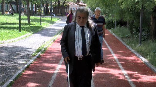 Görme engelli hukukçu, 53 yaşında avukatlık stajına başladı