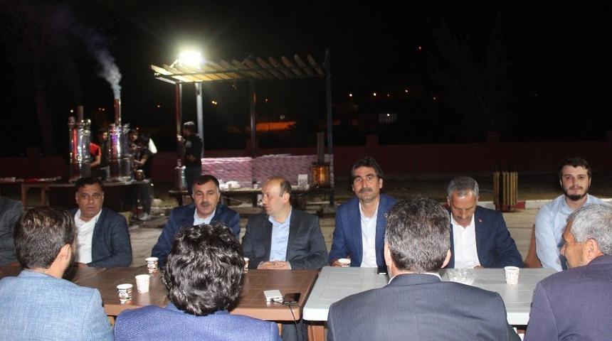 Taşlı&ccedil;ay Belediyesi bin kişiye iftar yemeği verdi