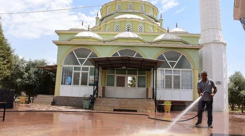 Alaşehir&rsquo;de camilere bayram temizliği
