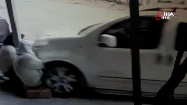 Acemi sürücü kaldırımda oturan iki kadını böyle öldürdü G4