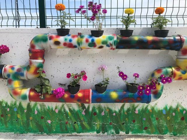 Sinop Gençlik Merkezinin duvarları çiçek açtı