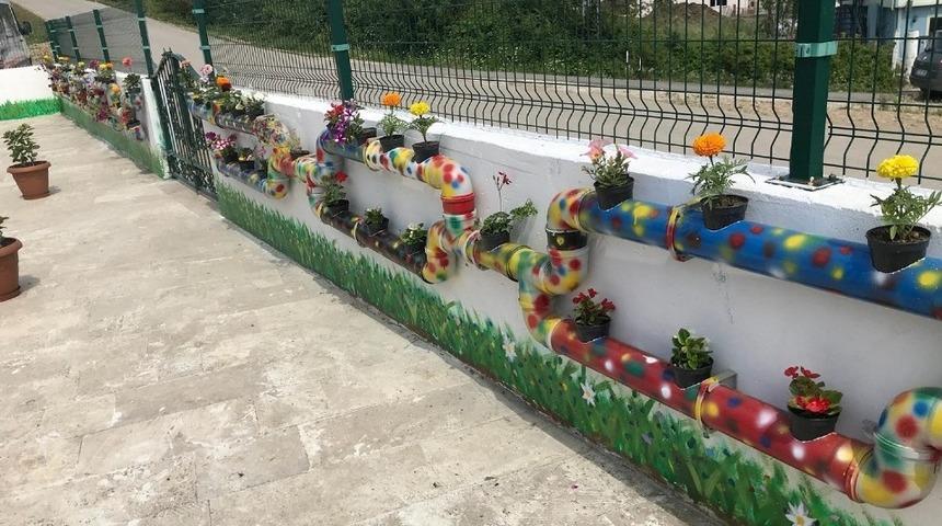 Sinop Gençlik Merkezinin duvarları çiçek açtı