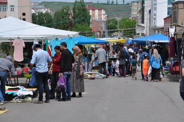 Kars’ta Bayram Pazarı’na ilgi yok