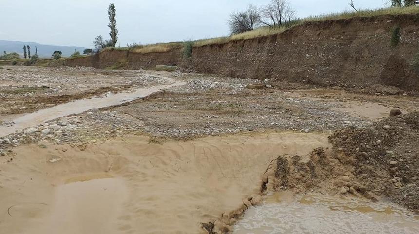 Sungurlu&rsquo;da i&ccedil;me suyu boruları kırıldı