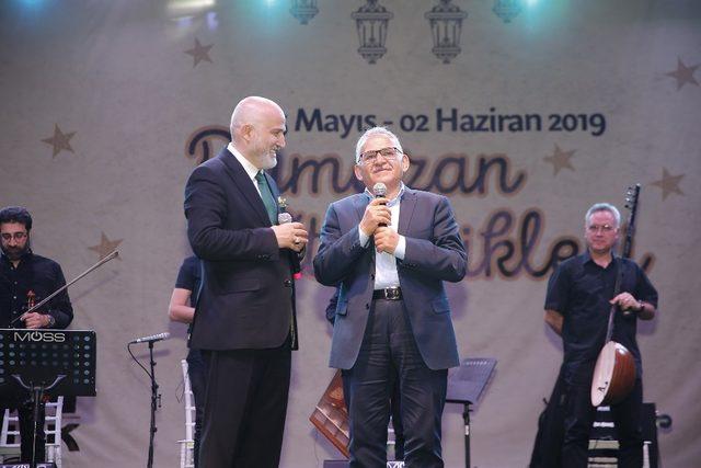 İlahi Gecesine Halef Selef Başkanlar Da Katıldı