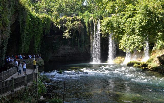 Antalya'nın şelaleleri bayram ziyaretçilerini bekliyor