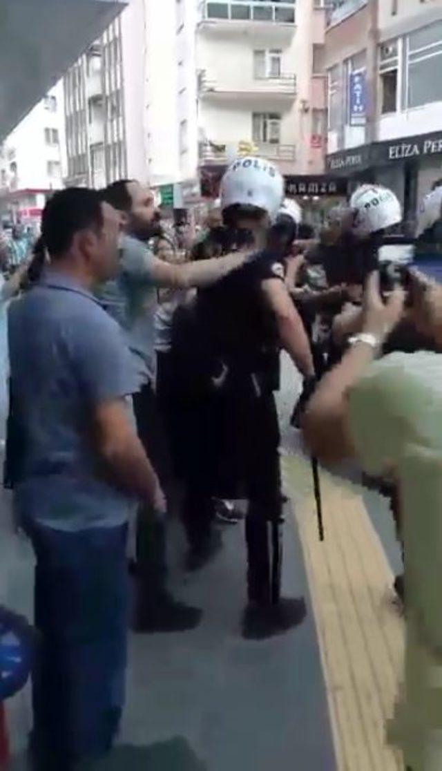 Sokakta sigara içen kadını dövdü, polise direndi