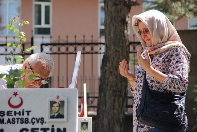 Eskişehir'de, bayram arifesinde şehitlik ziyareti 