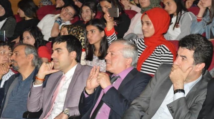 TYB Erzurum Şubesi İspir’de şairleri gençlerle buluşturdu