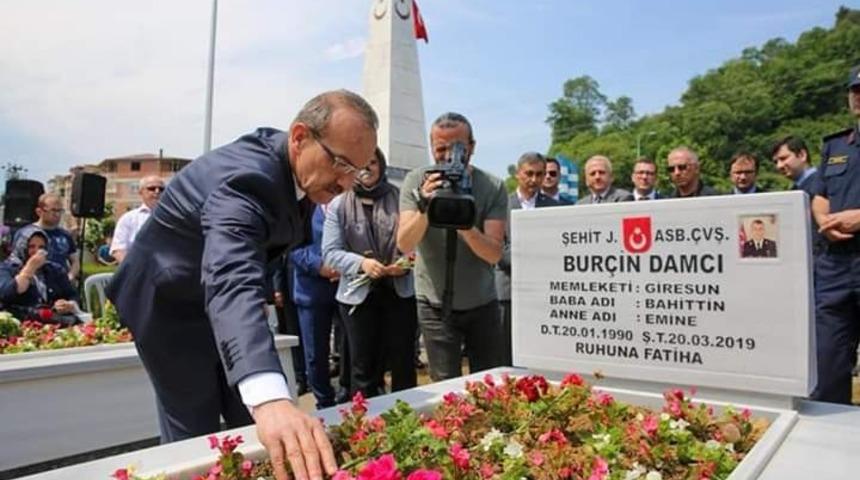 Arefe gününde şehitler dualarla yad edildi