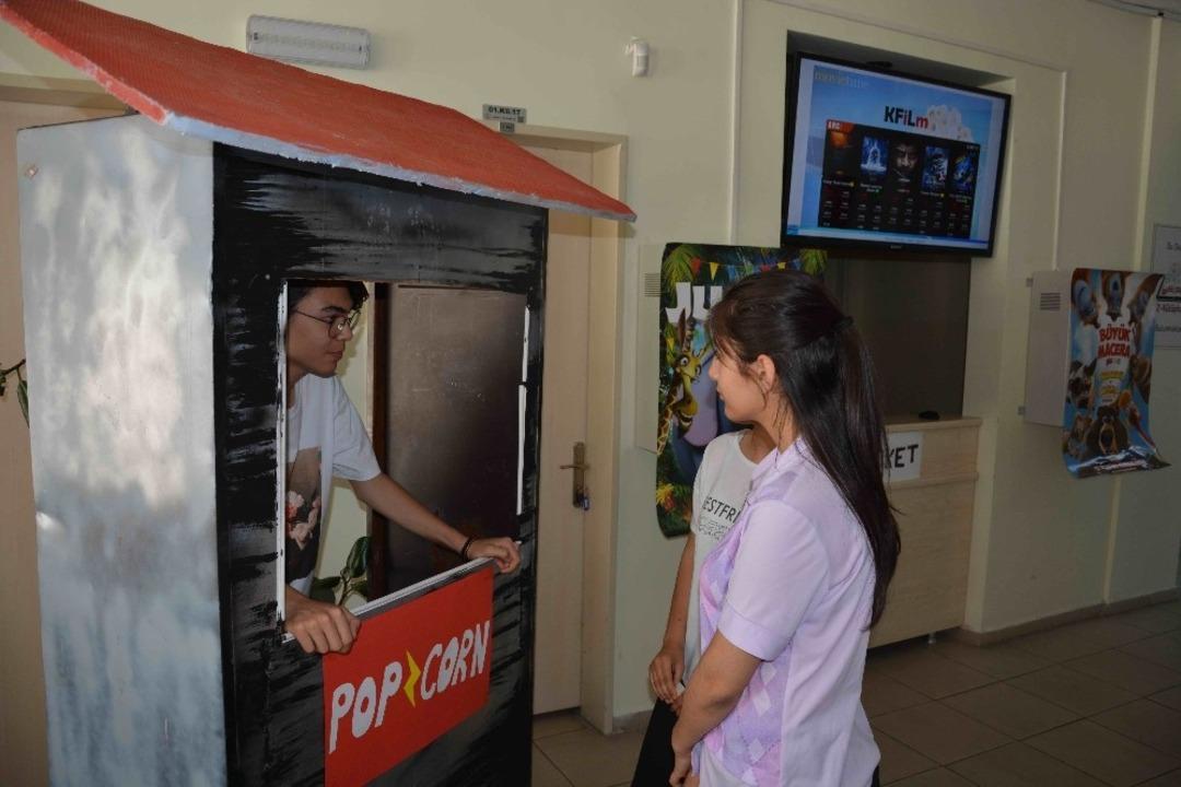 &ldquo;Sokakta İngilizce&rdquo; ile &ouml;ğreniyorlar