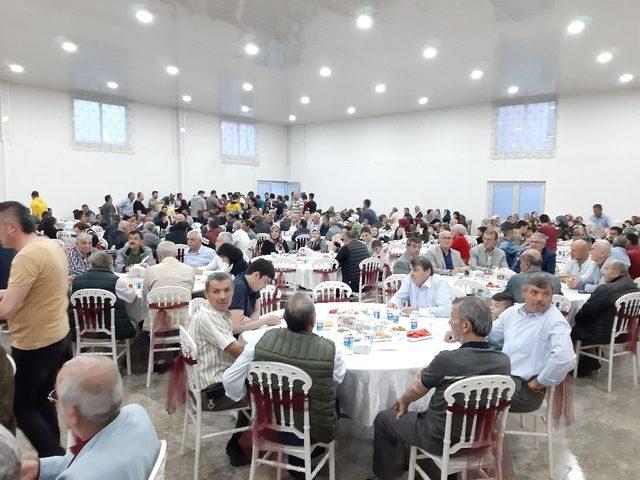 Perşembe geleneksel iftarını gerçekleştirdi