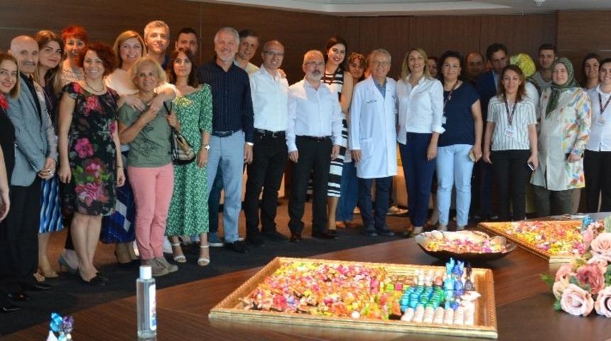 Hastane &ccedil;alışanları bayramlaştı