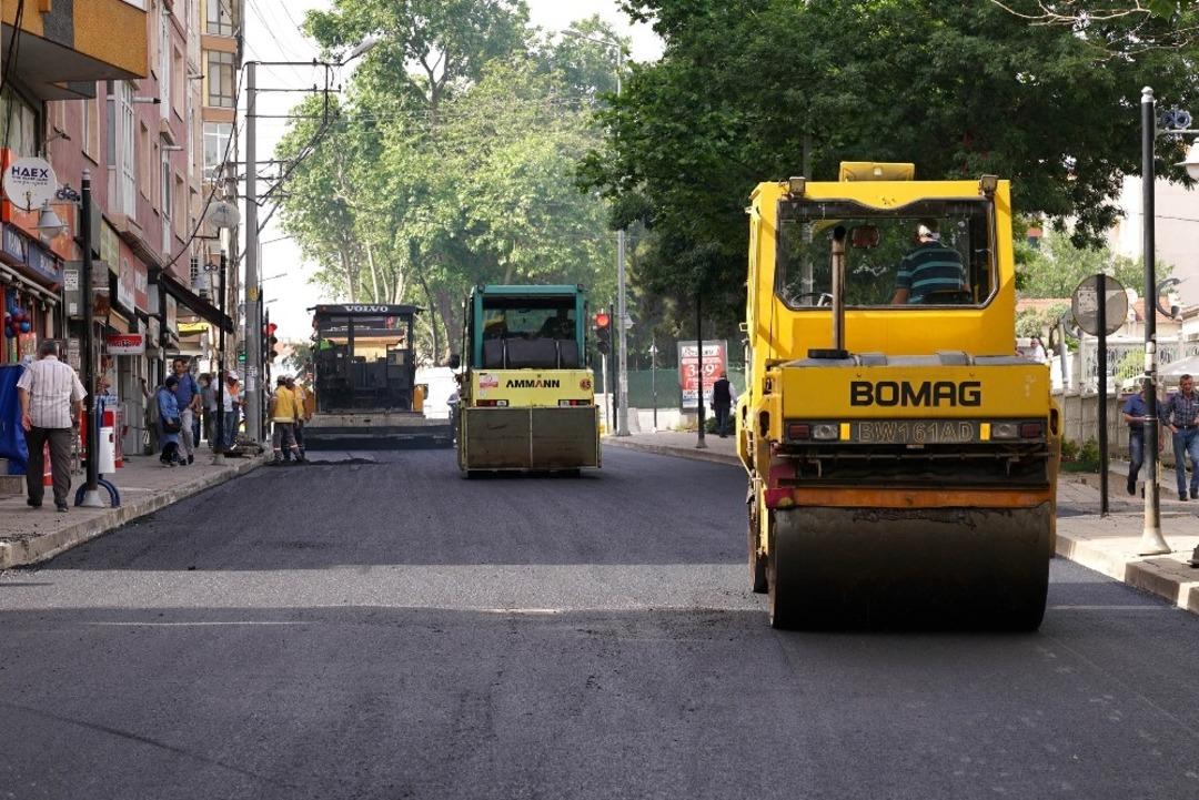 &Ccedil;orlu&rsquo;da asfaltlama &ccedil;alışmaları s&uuml;r&uuml;yor