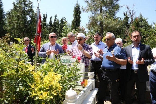 Başkan Bıyık, şehitler için dua etti