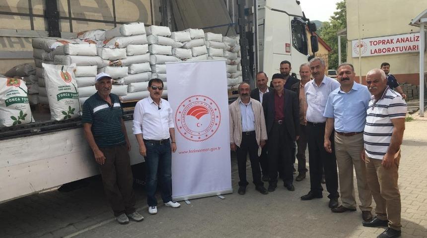 Tunceli&rsquo;de &ccedil;ift&ccedil;ilere 6 ton tohum dağıtıldı