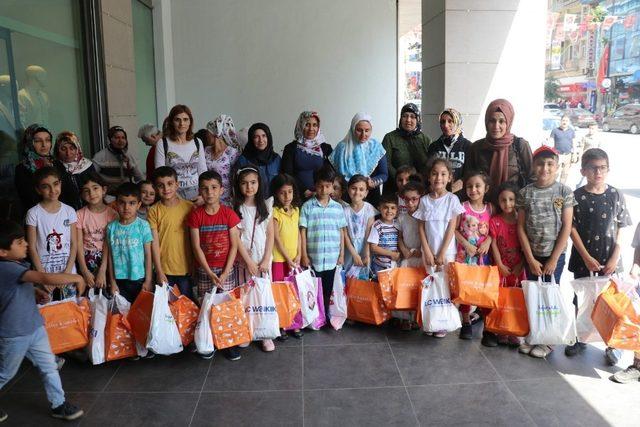 İş adamı İzzet Gören’den çocuklara bayram hediyesi