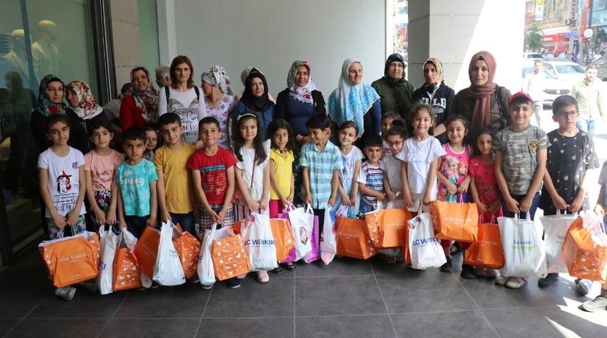 İş adamı İzzet G&ouml;ren&rsquo;den &ccedil;ocuklara bayram hediyesi