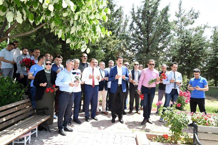 Başkan Gürkan huzurevini ve sevgi evlerini ziyaret G3