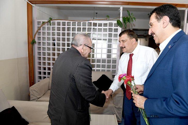 Başkan Gürkan huzurevini ve sevgi evlerini ziyaret G4