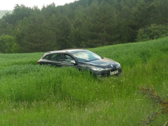 Kastamonu’da otomobil tarlaya uçtu: 3 yaralı