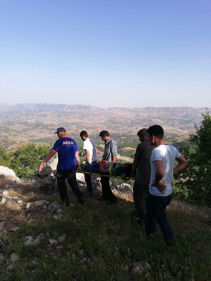 Doğa yürüyüşüne çıkan şahıs kayalıklardan düştü G2