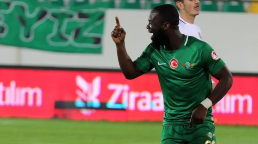 S&uuml;per Lig kul&uuml;pleri Elvis Manu'nun peşine d&uuml;şt&uuml;