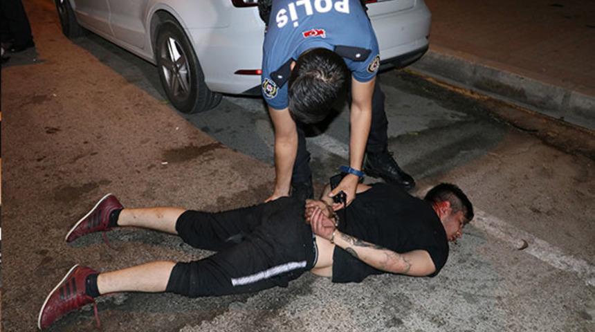 Çekiciye yüklenen aracına binip kaçtı! 30 kilometre boyunca şehri birbirine kattı!