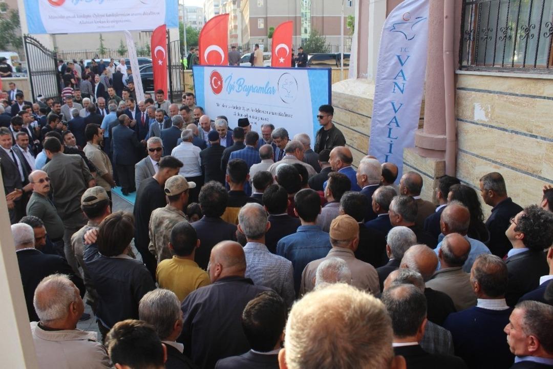 Van&rsquo;da bayramlaşma