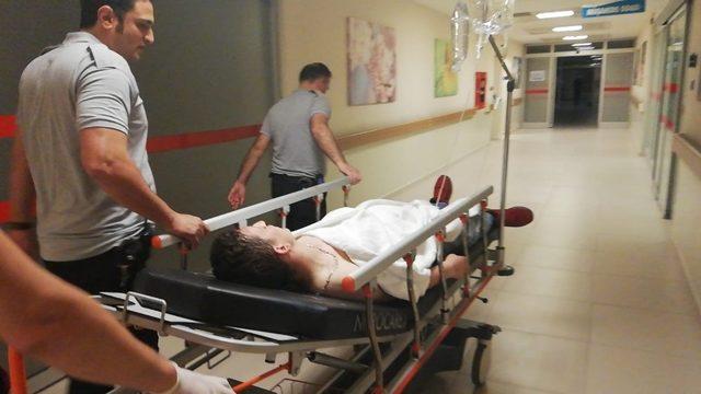 Yolda y&uuml;r&uuml;rken sırtından bı&ccedil;aklandı 1