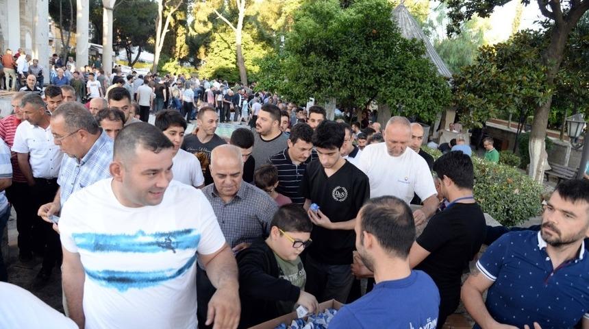 B&uuml;y&uuml;kşehir Belediyesi vatandaşlarla bayramlaştı