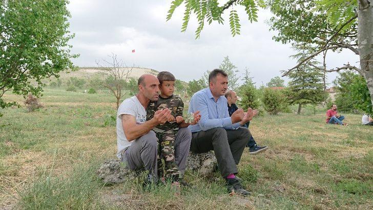 Gemiç Mahallesinde kabir ziyareti G5