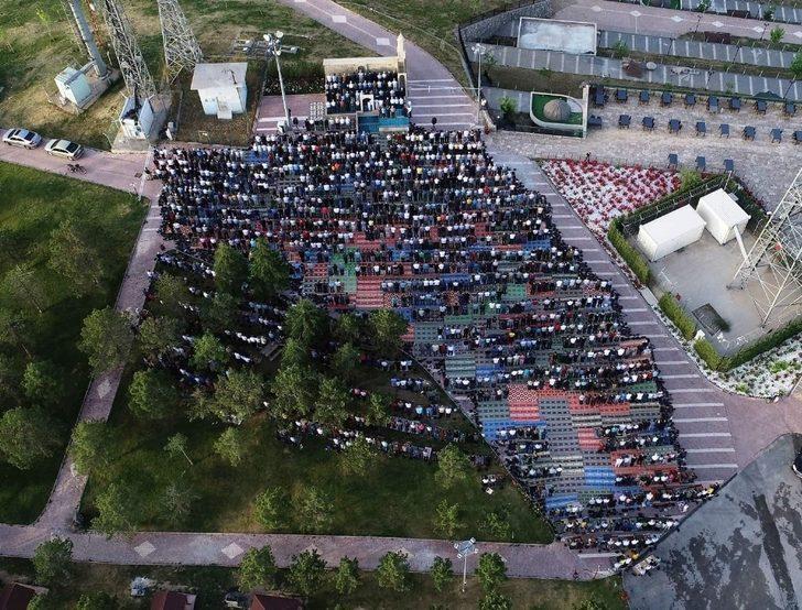 Gedik Namazgah’ında Bayram Namazı G1