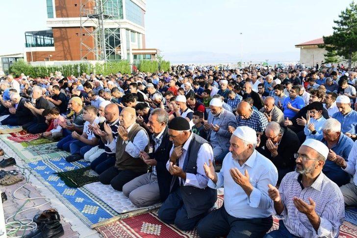 Gedik Namazgah’ında Bayram Namazı G2