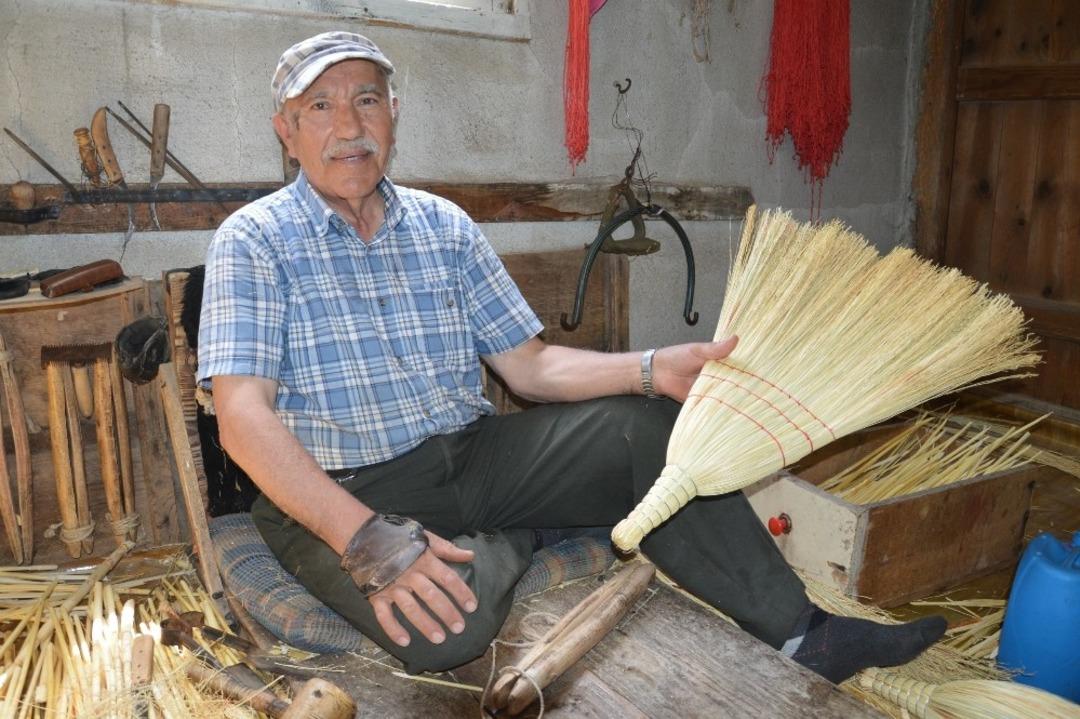 Yarım asırdır s&uuml;p&uuml;rge yapıyor