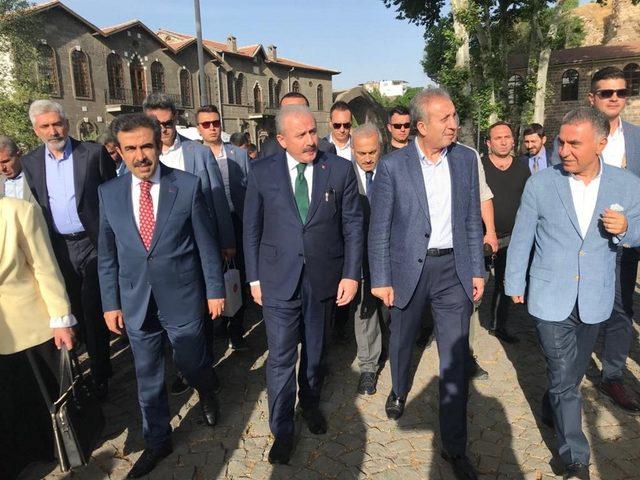 TBMM Başkanı Şentop, Hz. Süleyman Camii’ni ziyaret etti