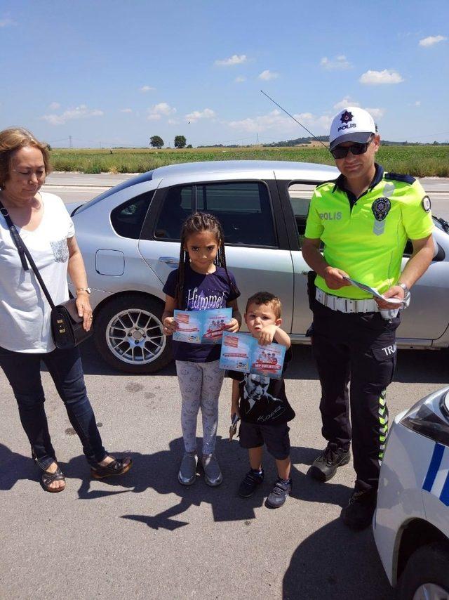 Sürücü anne ve babaların trafik karnesini çocukları dolduracak