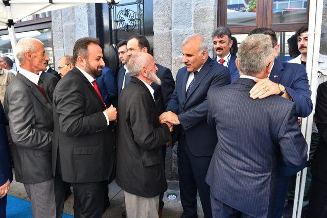 Başkan Zorluoğlu önce Trabzonlular ile sonra çalışanları ile bayramlaştı