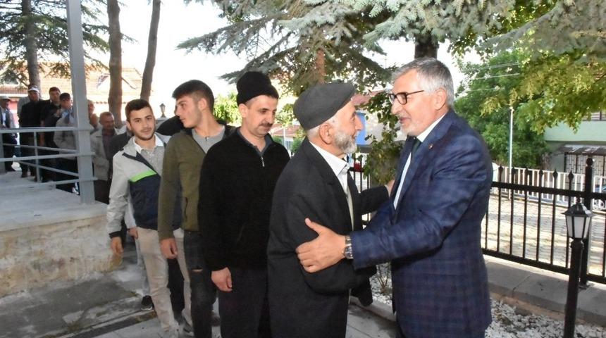 Başkan Bozkurt vatandaşlarla bayramlaştı