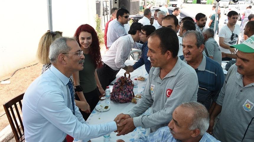 Başkan Bozdoğan, temizlik işleri personeliyle bayramlaştı