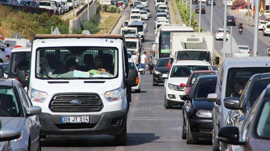 Bodrum’da araçlar 4 km’lik yolu 45 dakikada geçti